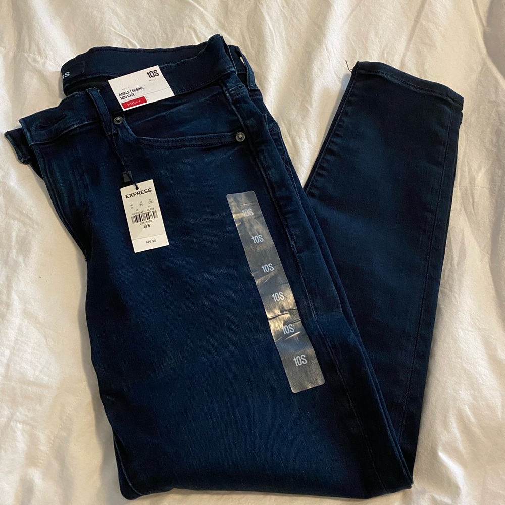 NWT Express Mid Rise ankle legging jean